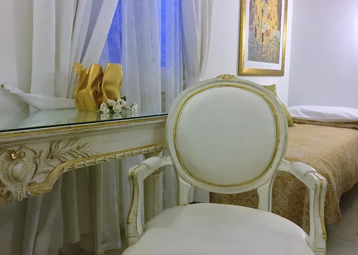 Residenza Due Torri Check In Presso Vicolo Cattani 7 3*