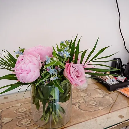 Residenza Due Torri Check In Presso Vicolo Cattani 7 بيت ضيافة