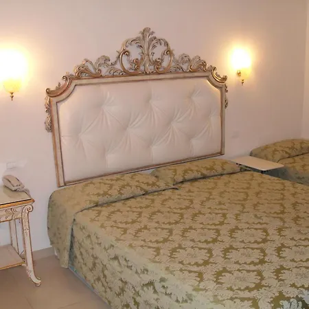 Guest house Residenza Due Torri Check In Presso Vicolo Cattani 7