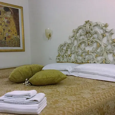 Residenza Due Torri Check In Presso Vicolo Cattani 7 Guest house Bologna