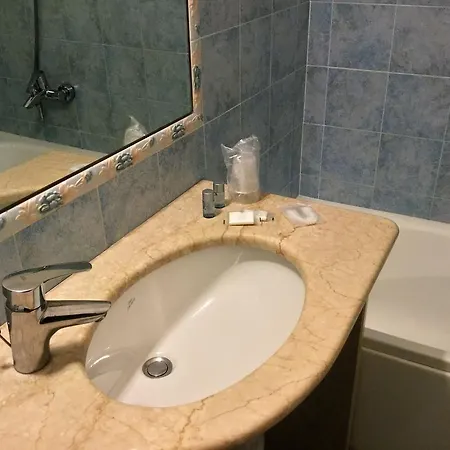 Residenza Due Torri Check In Presso Vicolo Cattani 7 3*