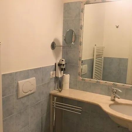 Residenza Due Torri Check In Presso Vicolo Cattani 7 Bologne