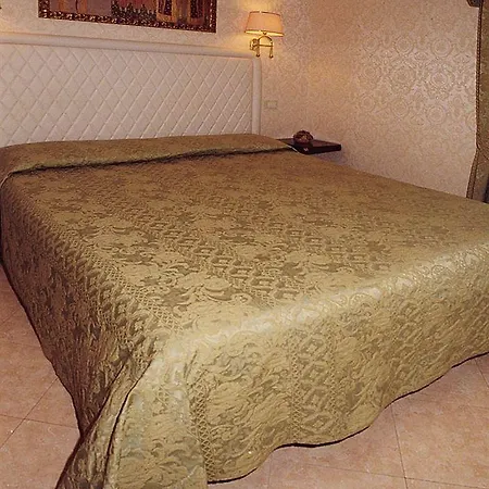 Guest house Residenza Due Torri Check In Presso Vicolo Cattani 7