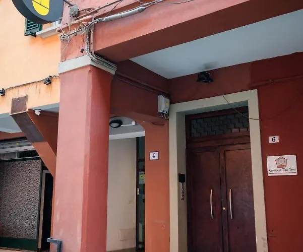 게스트하우스 Residenza Due Torri Check In Presso Vicolo Cattani 7