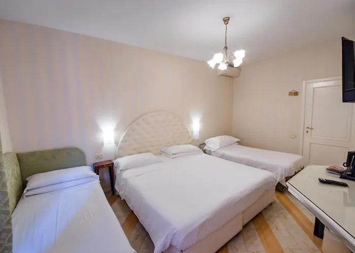 Gæstehus Residenza Due Torri Check In Presso Vicolo Cattani 7