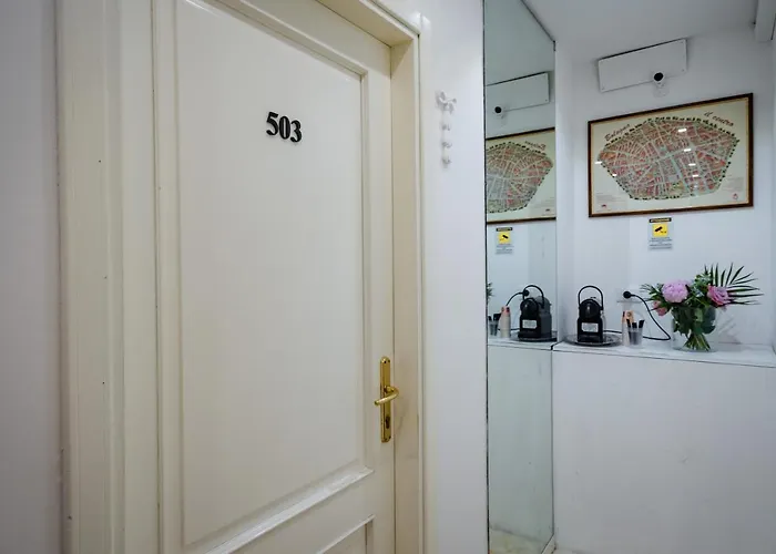 Residenza Due Torri Check In Presso Vicolo Cattani 7 볼로냐