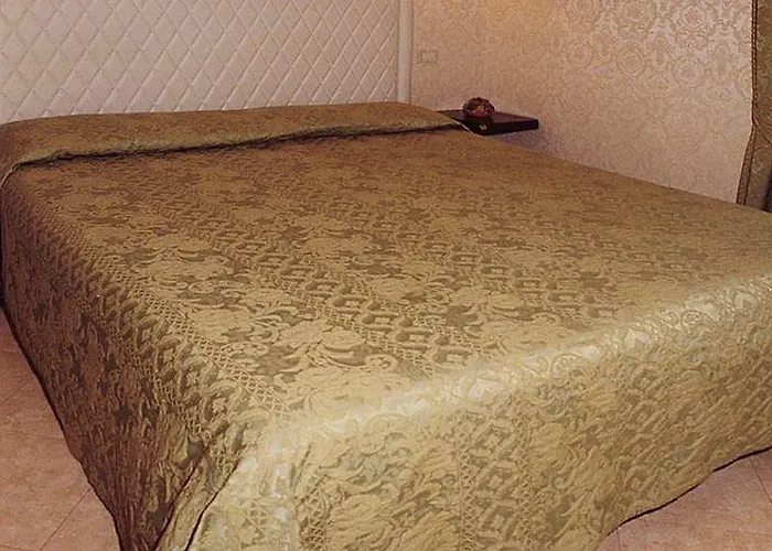 게스트하우스 Residenza Due Torri Check In Presso Vicolo Cattani 7