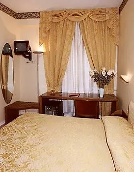 Gæstehus Residenza Due Torri Check In Presso Vicolo Cattani 7 3*