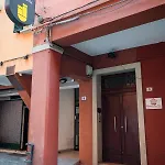 Гостевой дом Residenza Due Torri Check In Presso Vicolo Cattani 7
