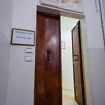 Residenza Due Torri Check In Presso Vicolo Cattani 7 3*