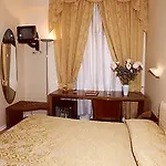 Gasthof Residenza Due Torri Check In Presso Vicolo Cattani 7 3*
