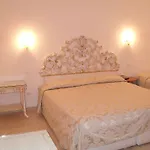 Residenza Due Torri Check In Presso Vicolo Cattani 7