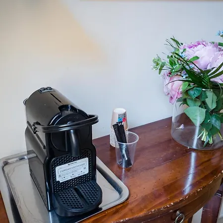 Residenza Due Torri Check In Presso Vicolo Cattani 7 ゲストハウス