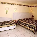 Pensionat Residenza Due Torri Check In Presso Vicolo Cattani 7 3*