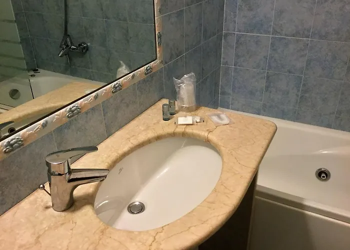 Residenza Due Torri Check In Presso Vicolo Cattani 7 3*